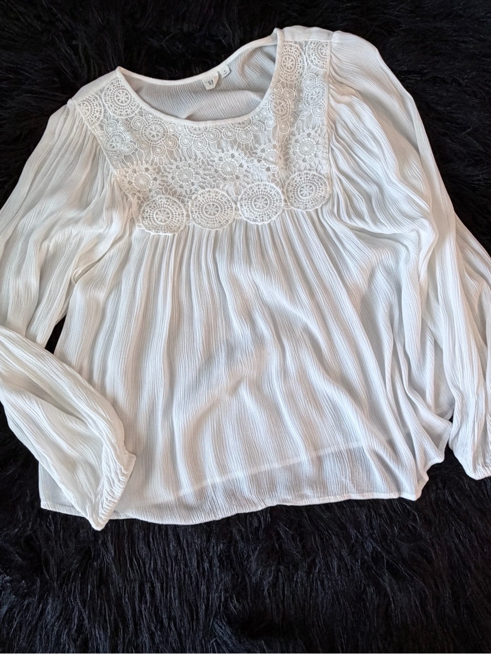GAP White Lace Yoke Peasant Blouse